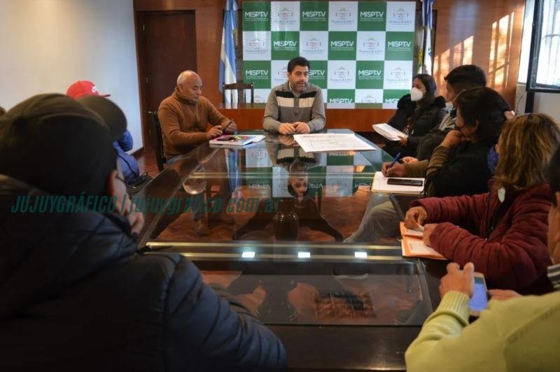 El gobernador Sadir inauguró el Parque Urbano del barrio Túpac Amaru en Alto Comedero 10 El gobernador Sadir inauguró el Parque Urbano del barrio Túpac Amaru en Alto Comedero 17